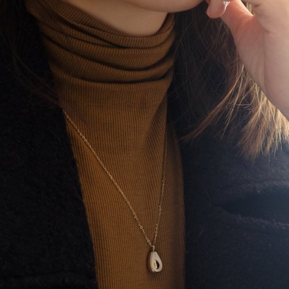 Avocado Necklace - Picture 4 of 4